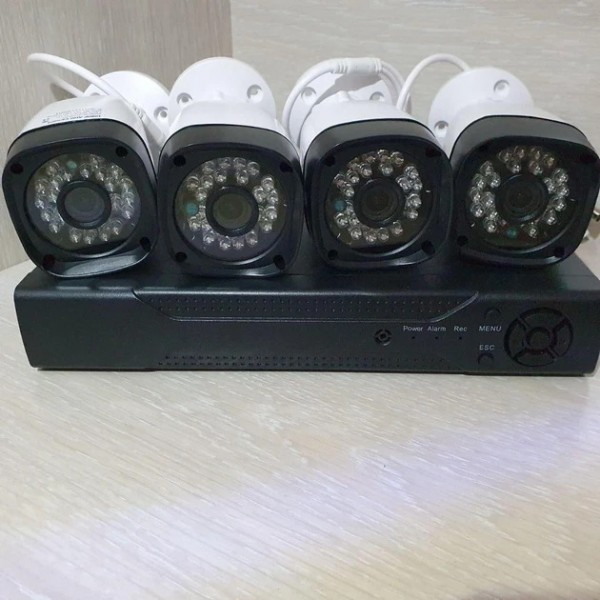 Набор уличных камер FULL AHD CCTV для видеонаблюдения 4 камеры 4 Мп