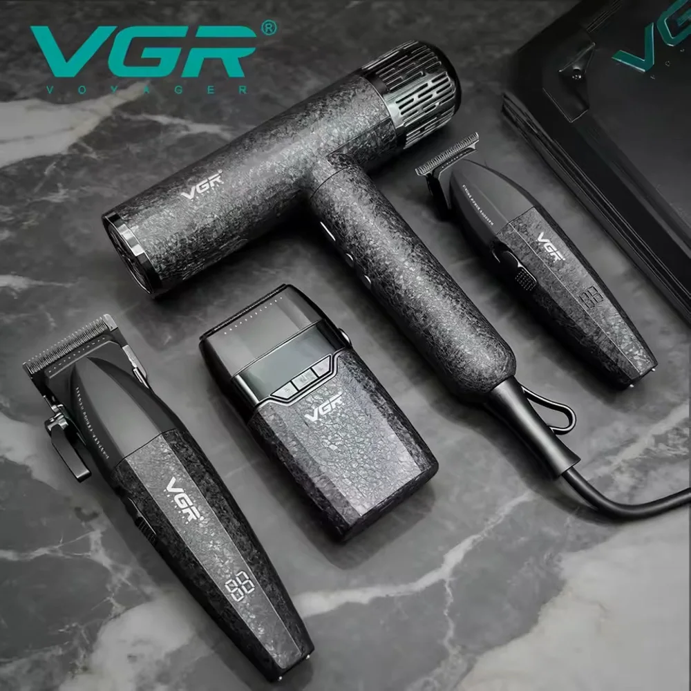 Комплект VGR 4 в 1 V-640 S4 BLACK, машинка для стрижки (clipper), триммер, электробритва (шейвер), фен